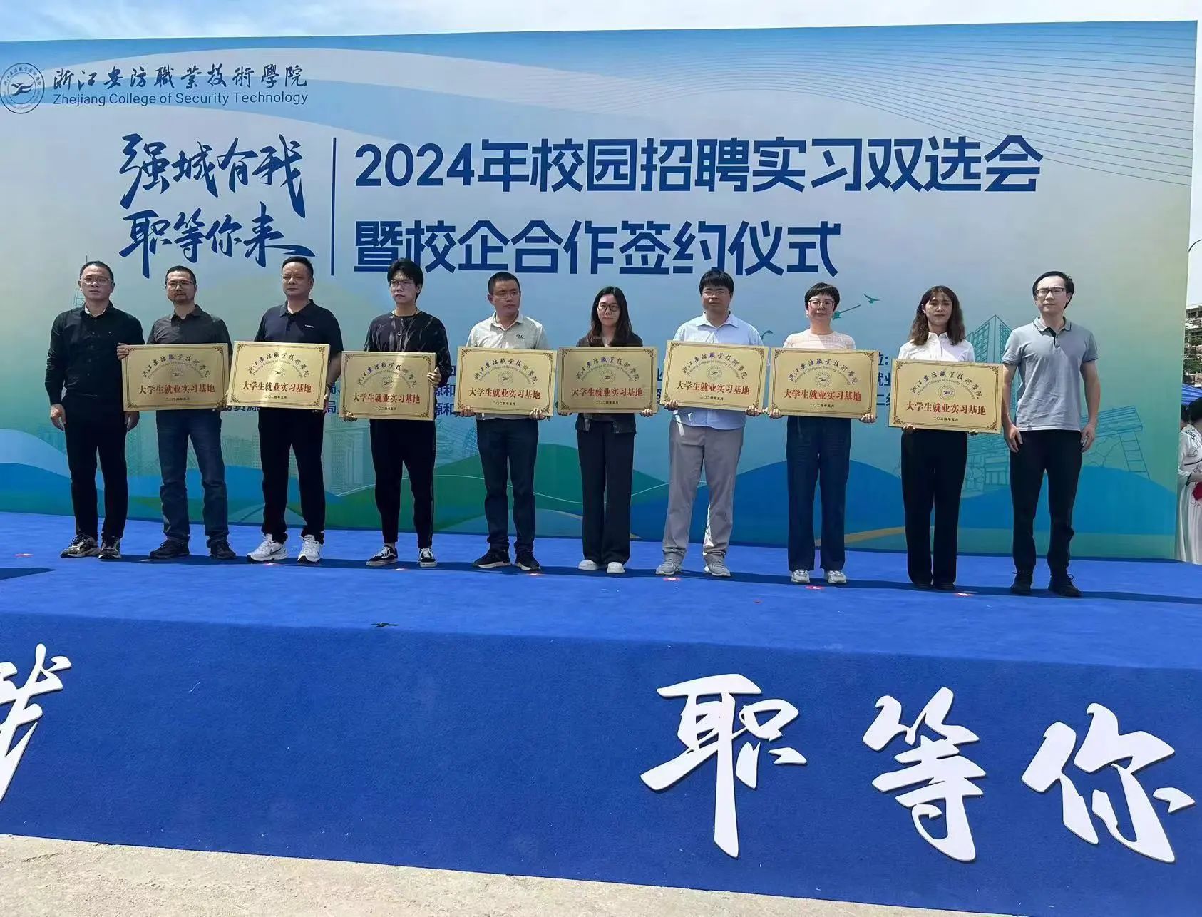 1716776190824058.jpg 1ae1d8029ee172dcc96de3fdc90e58d1.jpg