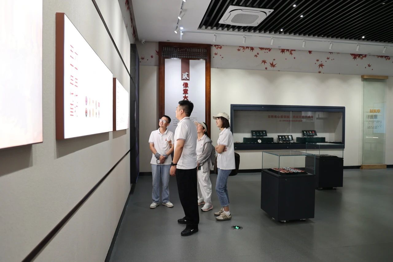 1752561030813300.jpg 35db2ade325e3e8c484a5eb8efded018.jpg