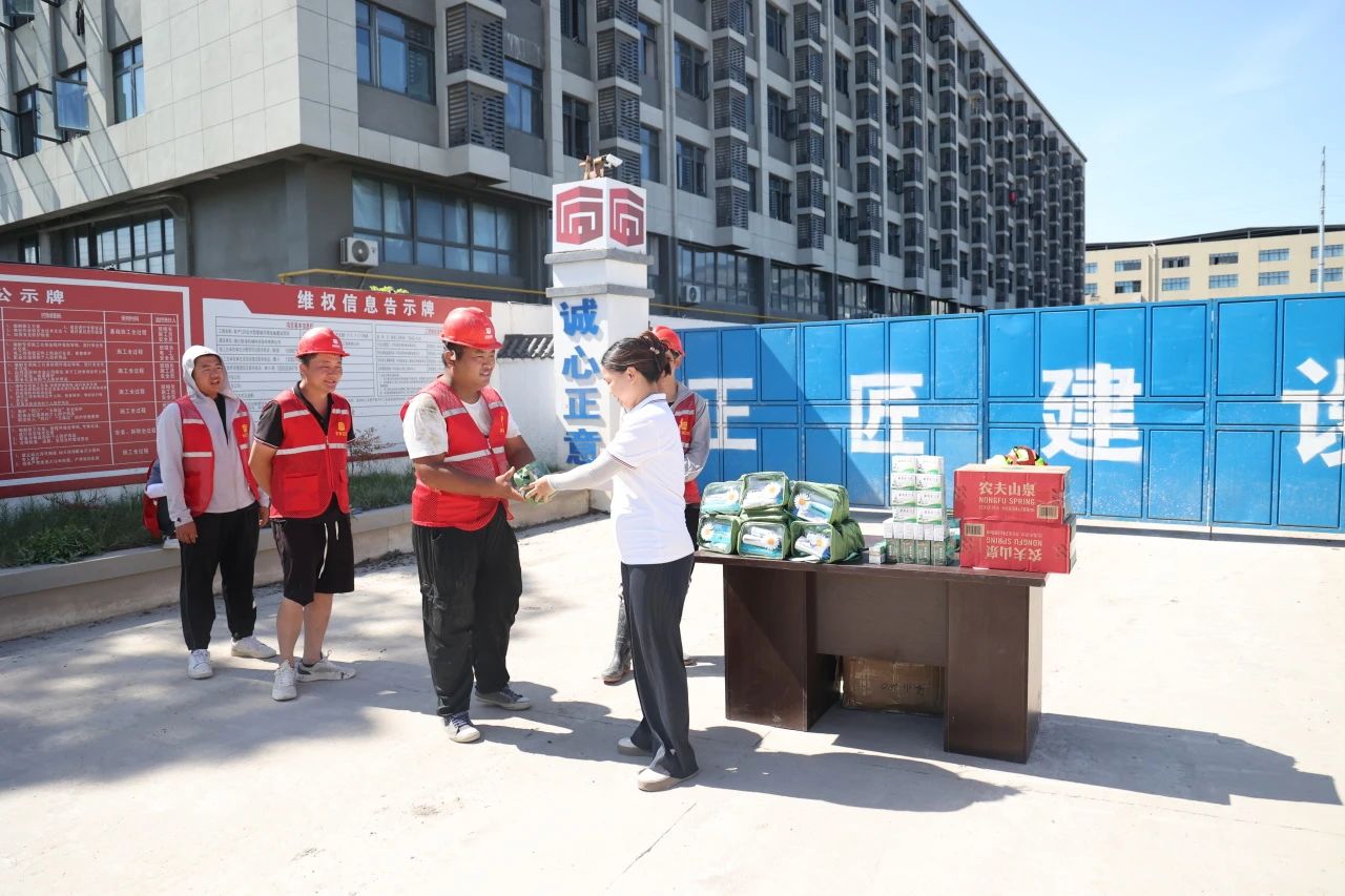 1752562602116280.jpg 9c79d9725f007e2199f53ac2d17c2dc6.jpg